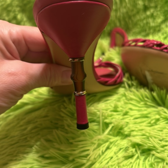 Gucci open toe kitten leather heels beautiful gently used barely worn !!!! - Picture 4 of 6